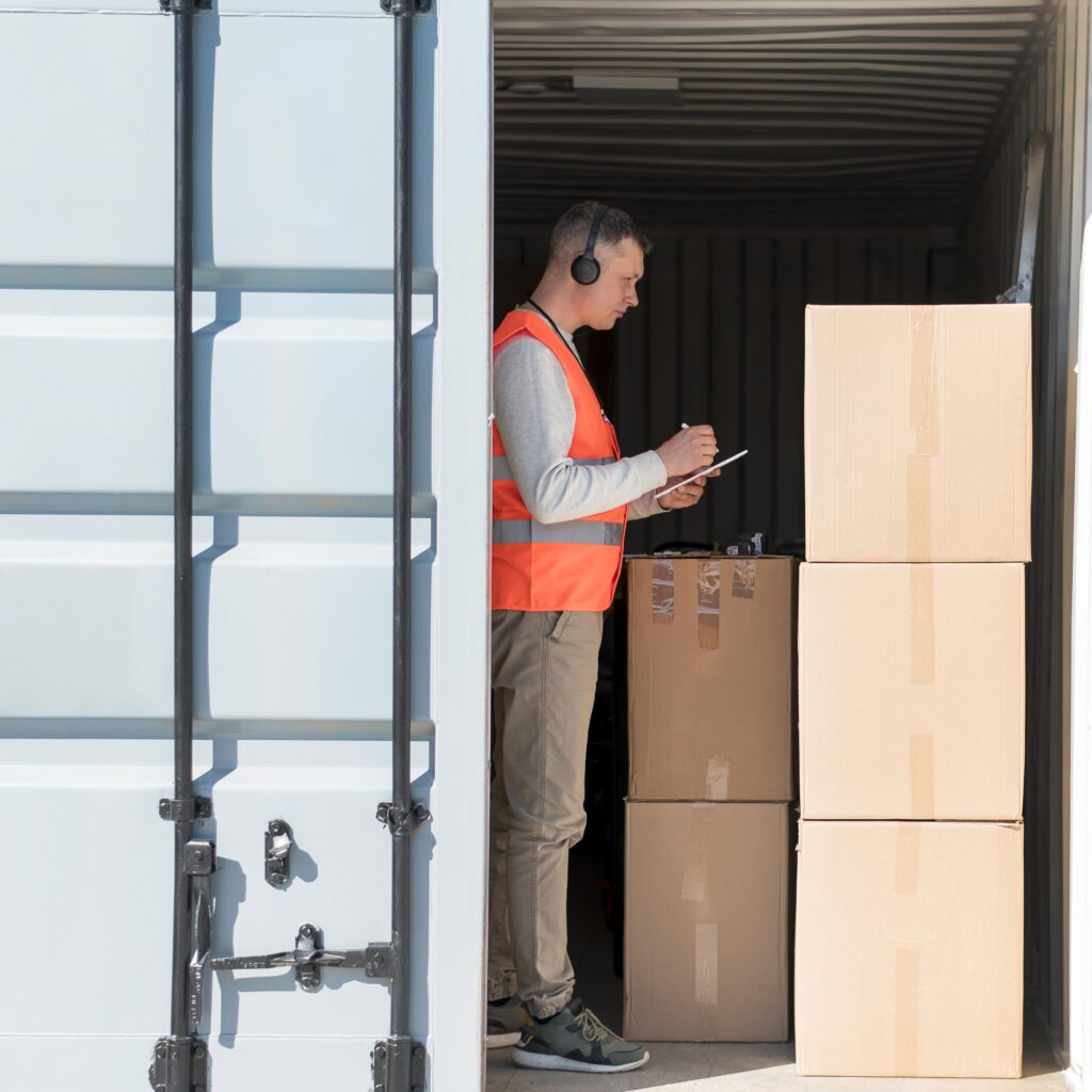 Tips Memilih Container 20 Feet Dan 40 Feet Sesuai Jenis Muatan Dan Jarak Pengiriman 3 Full Shot Man Logistic Center