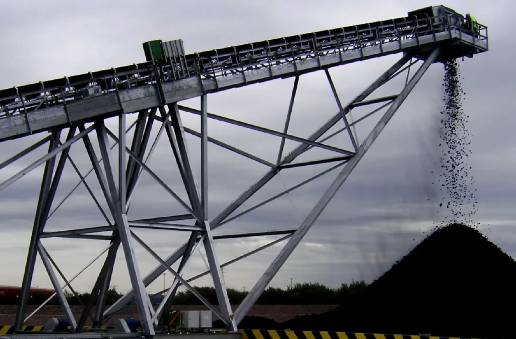 Jenis-Jenis Dan Fungsi Alat Berat Tambang 12 Rubber Belt Conveyor 1
