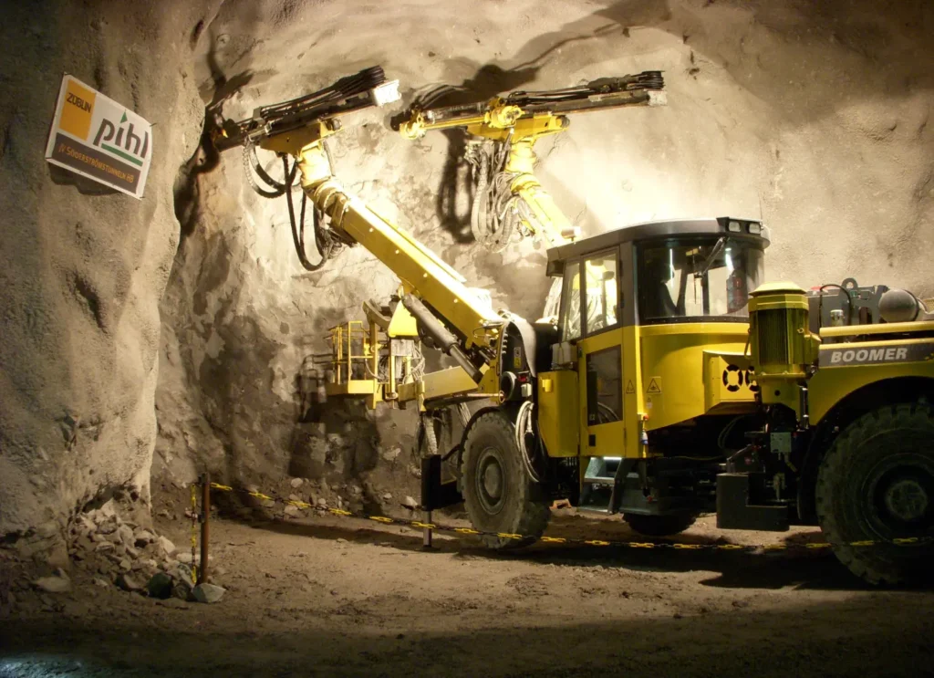 Peralatan Wajib Di Sektor Tambang Modern 8 Underground Mining Drill