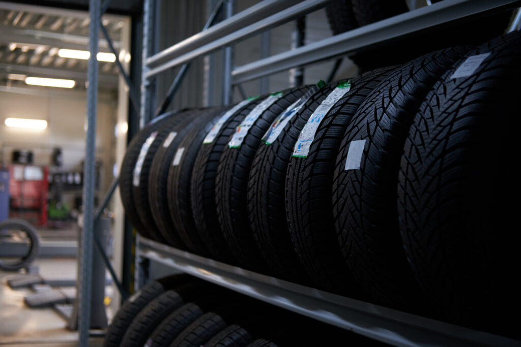 Cara Memilih Supplier Ban Alat Berat Untuk Armada Tambang Dan Konstruksi 1 Brand New Big Variety Car S Tyres Shelf With Prices Store Warehouse