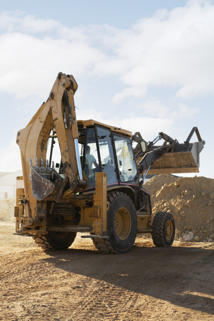 Jenis Ban Truk Tambang Yang Wajib Diketahui 1 Heavy Excavator Digging Day Light 1