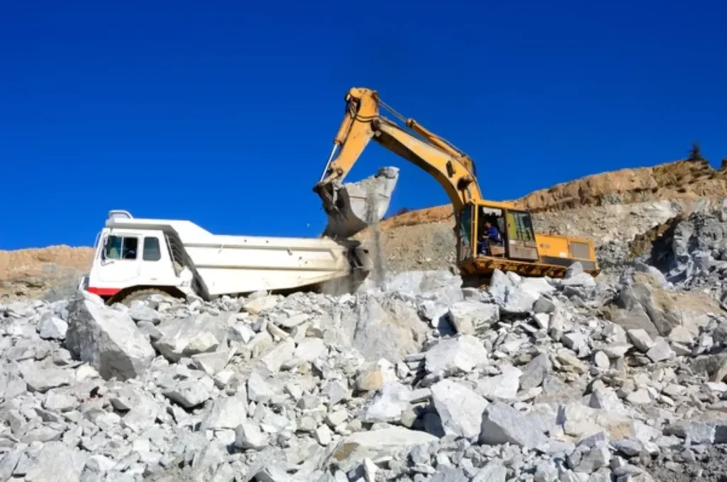 Perbedaan Tambang Terbuka Dan Tambang Bawah Tanah: Mana Yang Lebih Kompleks? 3 Quarry